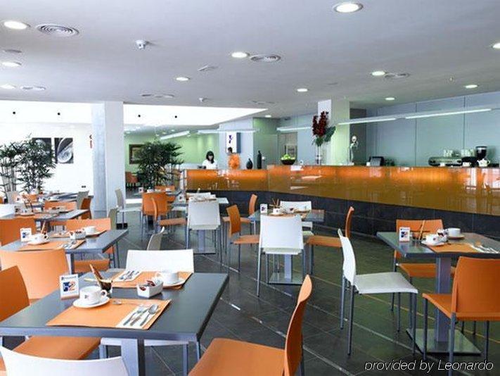 H2 Fuenlabrada Hotell Restaurang bild